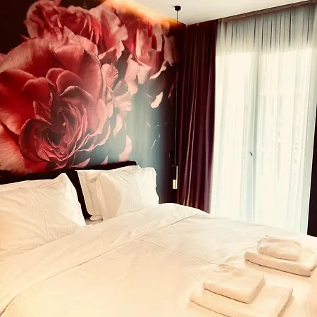 Deluxe Tirana