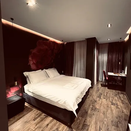 Apartment Deluxe *